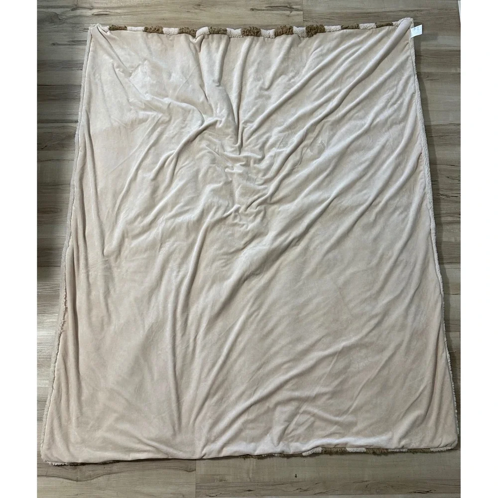 Anthropologie The‎ Sophie Faux Fur Throw Blanket Striped Edition 60x70
